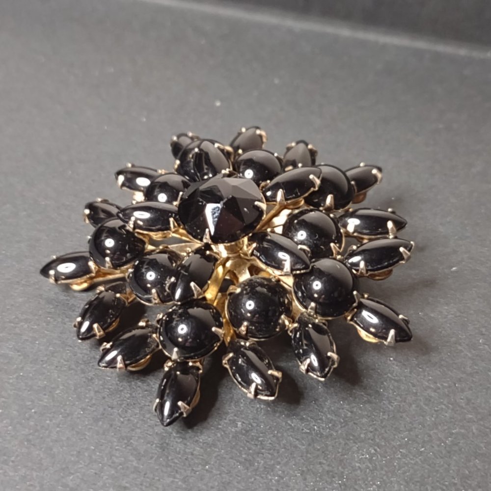 Pretty Black Rhinestone Brooch - Picture 11 of 14
